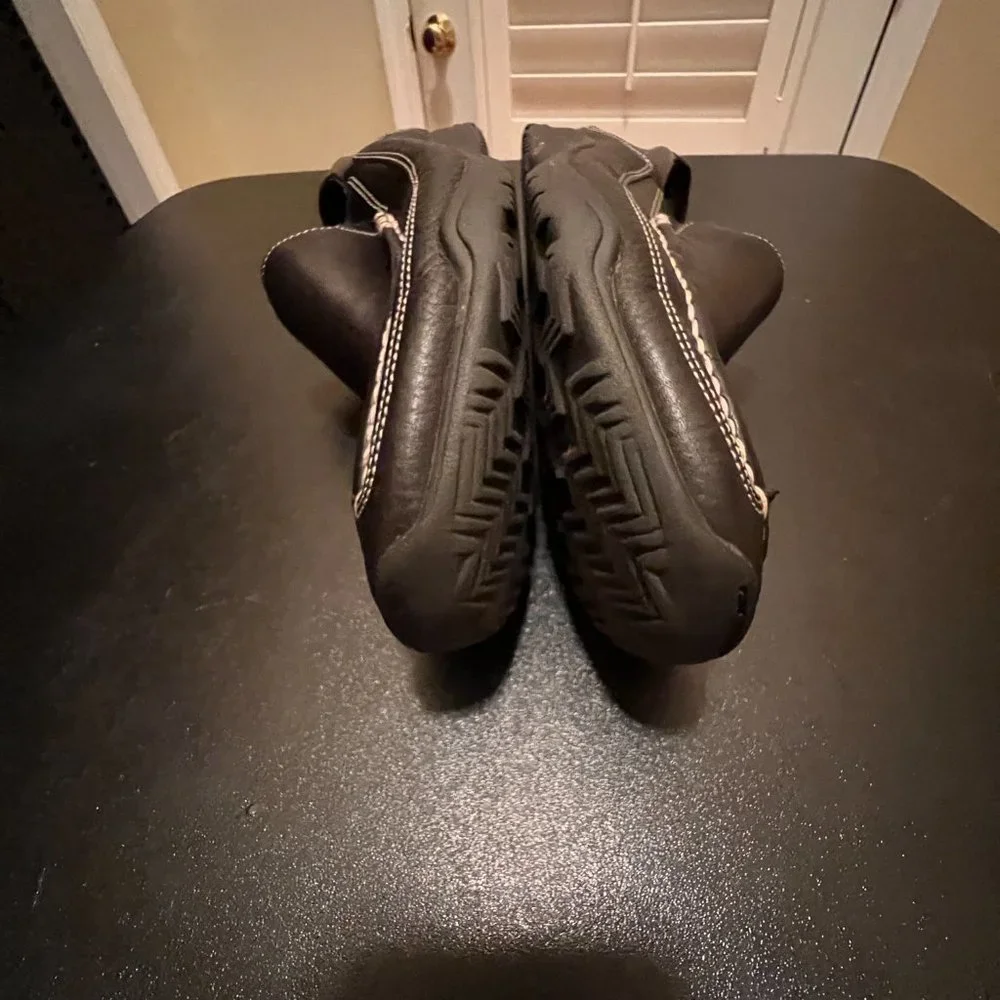 Cole Haan size 9.5 mens slip on black leather shoes